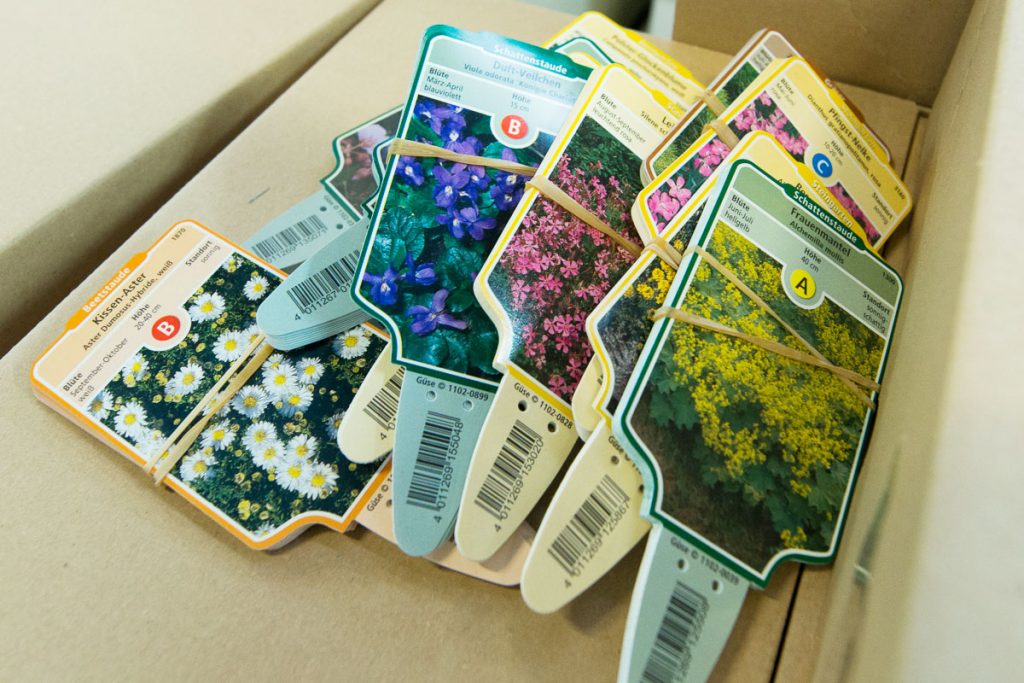 ISuperb 100 Pflanzetiketten - Weiße PVC Stecketiketten Mit 3 Textmarkern